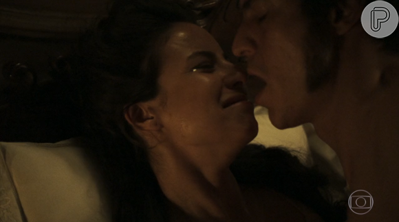 Capítulo de 'Liberdade, Liberdade' mostrou noite de núpcias de Rosa/ Joaquina (Andreia Horta) e Rubião (Mateus Solano) nesta terça-feira, 26 e julho de 2016