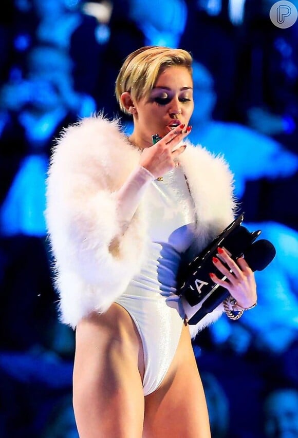 Miley Cyrus gosta de causar polêmicas e vai celebrar seus 21 anos com uma festa com tema de sexo