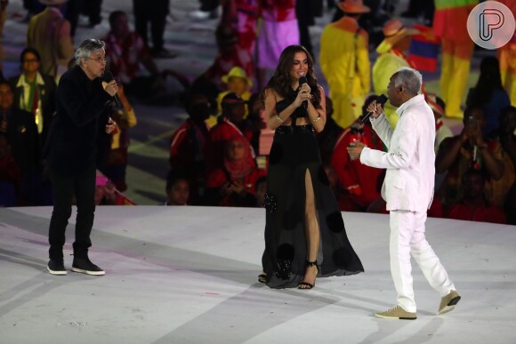 Anitta foi elogiada por sua apresentação com Caetano Veloso e Gilberto Gil na abertura da Olimpíada Rio 2016, em agosto de 2016