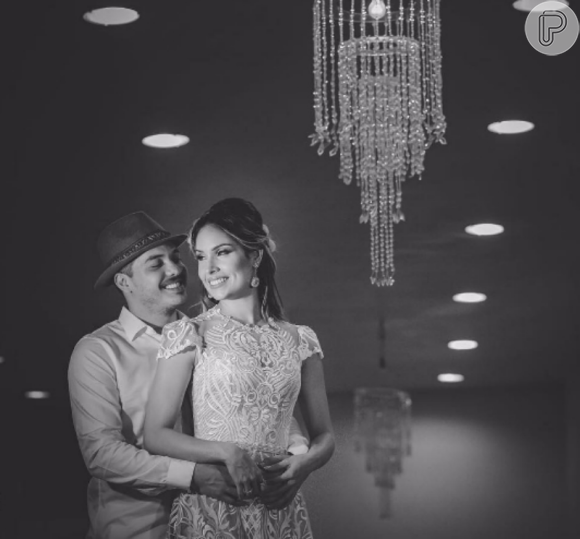 Wesley Safadão compartilhou um vídeo em rede social para festejar o seu casamento com Thyane Dantas. A união vai ser oficializada nesta segunda-feira, 1º de agosto de 2016