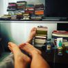 Leticia Colin fez uma foto de seu pé com o de um homem: 'O pé que eu sempre quis'