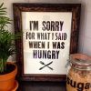 Débora Nascimento tirou foto de um quadro: 'Me desculpe pelo que eu disse quando estava com fome'