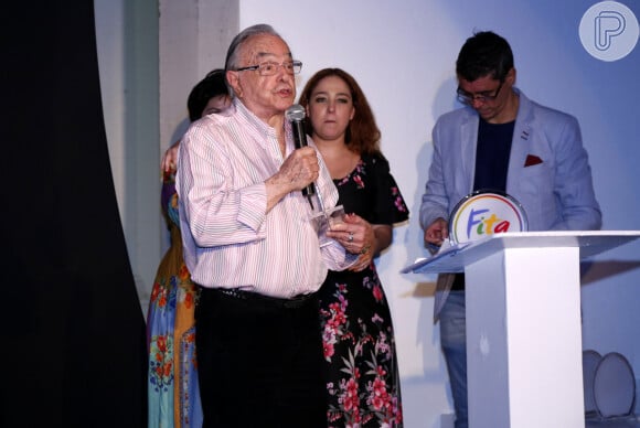 O veterano ator Ednei Giovenazzi foi homenageado com o prêmio especial do júri pela reafirmação de sua paixão pelo teatro