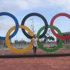 Claudia Leitte posou nos Anéis Olímpicos, dentro do Parque Olímpico