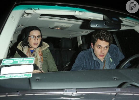 John Mayer se prepara para dirigir e ir embora com a cantora e namorada, Katy Perry