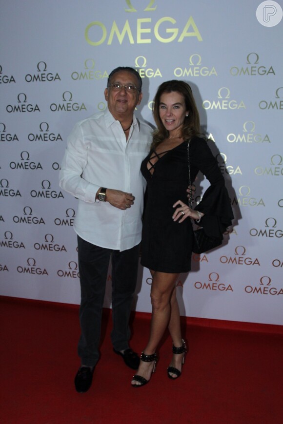 Galvão Bueno e Desirée Soares em festa da Casa Omega na Casa de Cultura Laura Alvim, no Rio de Janeiro