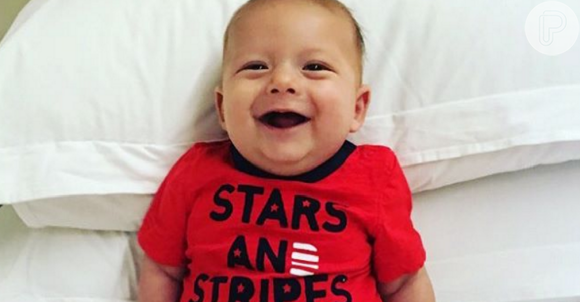 Boomer, filho de nadador americano Michael Phelps e de Nicole Johnson, aparece sorrindo na maioria das fotos postadas na sua conta do Instagram, que já conta com 101 mil seguidores