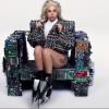 Lady Gaga aparece com fantasia bizarra em vídeo de divulgação do álbum 'ARTPOP'