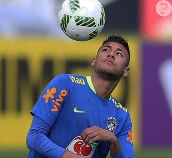 Neymar não escapou das críticas de Galvão Bueno após o segundo empate da Seleção Brasileira neste domingo, 07 de agosto de 2016. O jogador também estaria sendo alvo de chantagem porque teria se envolvido em confusão durante uma festa em fase de preparação para a Olimpíada Rio 2016