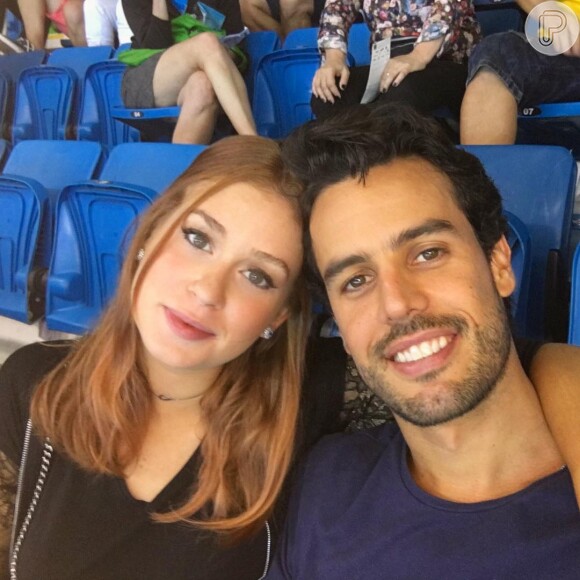 Marina Ruy Barbosa e o noivo, Xande Negrão, acompanharam uma partida de natação nas Olimpíadas Rio 2016