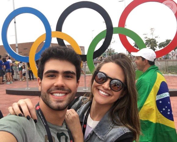 Juliana Paiva e o namorado, Juliano Laham, assistiram ao jogo das Olimpíadas Rio 2016