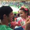 José Loreto optou por assistir o judô. O ator publicou em seu Instagram uma foto do momento ao lado de uma criança: 'Arrumei uma luta boa aqui na arena'