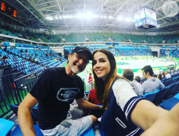 Pérola Faria levou o pai para assistir a jogo de basquete na Olimpíada do Rio 2016