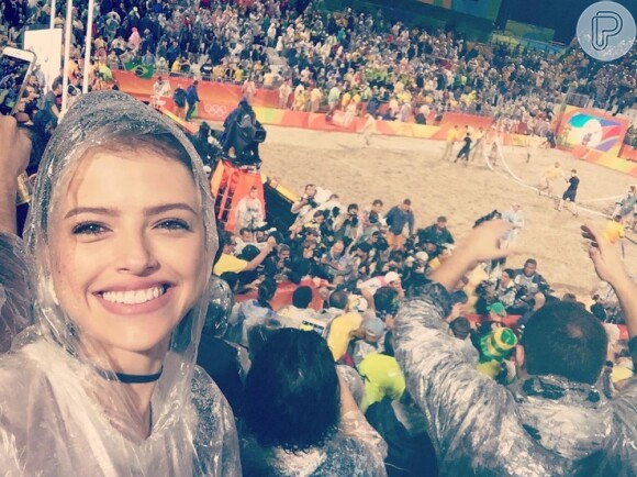 Agatha Moreira conferiu a final do vôlei de praia masculino em Copacabana, Zona Sul do Rio