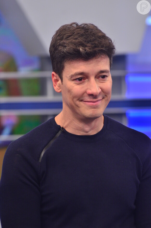 Vera Viel preparou uma surpresa para o marido e levou as filhas, Clara, Maria e Helena, ao palco do 'Hora do Faro' deste domingo, 14 de agosto de 2016