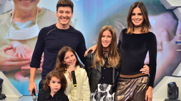 Rodrigo Faro é homenageado pelas filhas na TV: 'Ser pai é meu melhor papel'