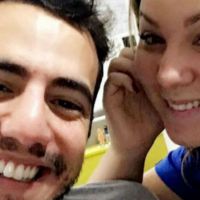 Ex-BBB Cacau se derrete ao festejar aniversário de 26 anos de Matheus: 'Te amo'