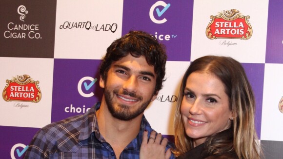Hugo Moura avalia peso do casamento com Deborah Secco na carreira: 'Ela é ícone'