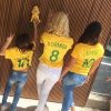 Flávia Alessandra mostra as filhas, Giulia e Olívia, com blusa de Marta para ir a jogo de basquete nas Olímpiadas neste sábado, dia 13 de agosto de 2016