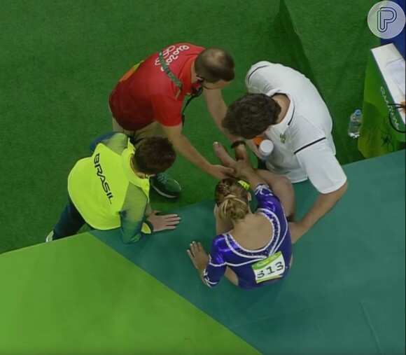 Jade Barbosa machucou o tornozelo e ficou fora da disputa pela medalha de ouro