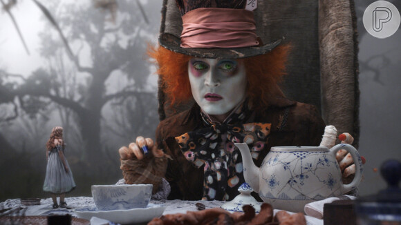 Depp viveu o personagem Chapeleiro Louco no longa baseado no livro de Lewis Carroll