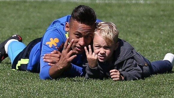 Neymar homenageia o filho no Dia dos Pais, após fazer primeiro gol na Olimpíada