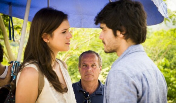 Guilherme Leicam diz que os personagem Laerte e Helena (Bruna Marquezine) vão emocionar o público de 'Em Família'