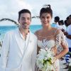 Isabeli Fontana e Di Ferrero se casaram no último dia 9 e a modelo usou um vestido com aproximdamente 10 mil cristais