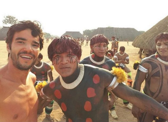 Caio Blat conheceu a aldeia indígena Yawalapiti, no Alto do Xingu, Mato Grosso, durante as filmagens de 'xingu', lançado em 2012