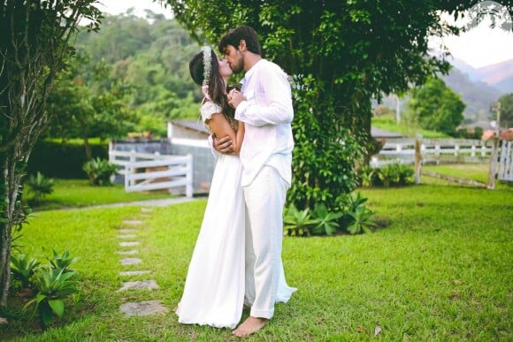 Felipe Simas e Mariana Uhlmann, pais de Joaquim, de 2 anos, se casaram em Itaipava, região serrana do Rio de Janeiro, no dia 03 de abril de 2016
