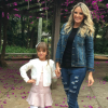 Ticiane Pinheiro reservou a tarde desta segunda-feira, 15 de agosto de 2016, para curtir um piquenique com a filha, Rafaella Justus, no Parque Ibirapuera, em São Paulo