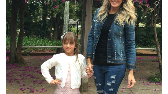 Ticiane Pinheiro vai a piquenique com a filha, Rafaella Justus: 'Princesinha'
