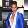 Alicia Keys esteve no Foxtel Music Channels' Summer Launch, evento em Sydney, Austrália, e quase deixa seios à mostra