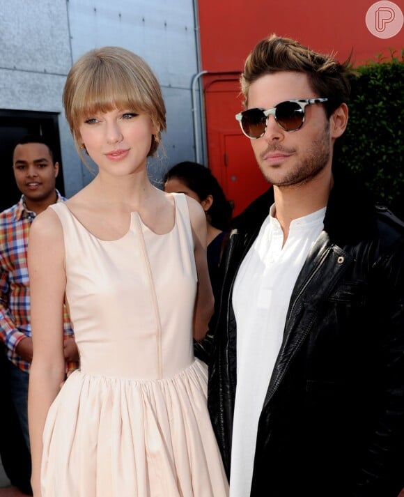 Taylor Swift e Zac Efron tiveram um breve affair em janeiro de 2012. Eles se aproximaram após gravarem juntos a trilha sonora do filme infantil 'The Lorax'
