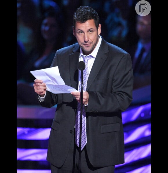 No início de janeiro deste ano, Adam Sandler recebeu o prêmio de melhor ator comediante no People's Choice Awards de 2013