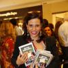 Narcisa Tamborindeguy adquiriu vários exemplares do livro de Boni, em 10 de dezembro de 2013