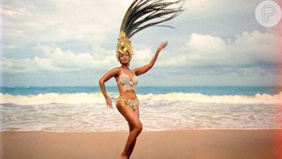 Beyoncé aparece de passista de escola de samba em vídeo para divulgar seu novo álbum