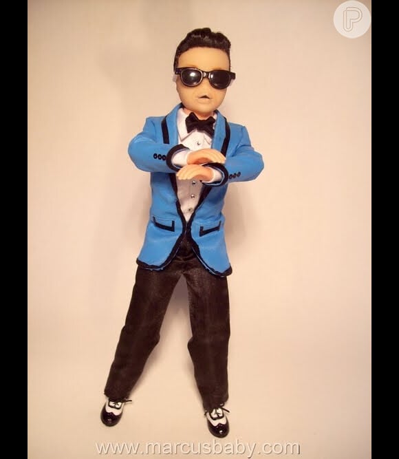 Artista plástico brasileiro Marcus Baby cria versão boneco de Psy, do hit 'Gangnam Style', em 2 de janeiro de 2013