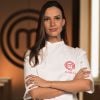 Izabela Dolabela, participante eliminada do 'MasterChef' reclama de machismo na cozinha: 'Homem é sempre o chef'. Programa foi ao ar na terça-feira, 18 de outubro de 2016