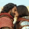 Josué (Sidney Sampaio) e Aruna (Thais Melchior) se beijam depois que a hebreia revela o seu segredo, na novela 'A Terra Prometida'