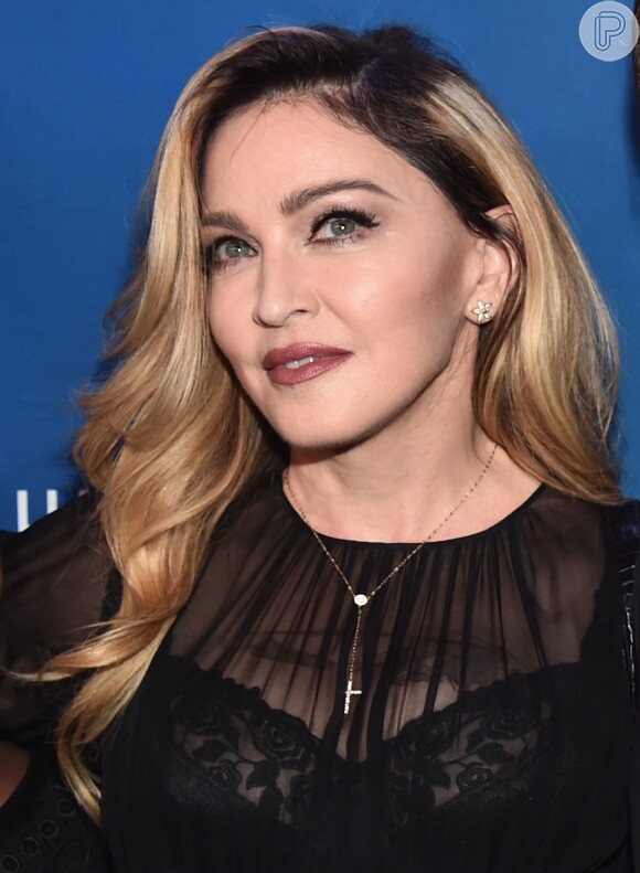 Madonna pediu votos para Hillary Clinton durante sua apresentação no Madson Square Garden, em Nova York na noite de terça-feira, 18 de outubro de 2016