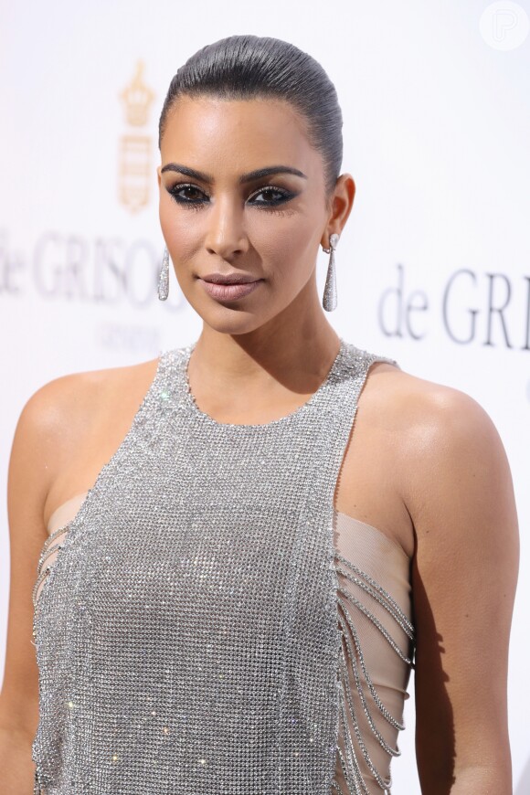 'Kim Kardashian tem tido ataques de pânico e se recusa a ficar sozinha', acrescentou o informante