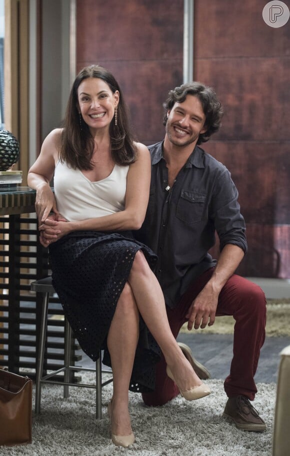 Angelina (Sônia Lima) vai implicar com o relacionamento do filho, Henrique (Nando Rodrigues), com Penélope (Carolina Ferraz)