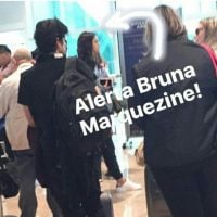Bruna Marquezine retorna para o Brasil após dez dias com Neymar na Espanha