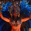 Gracyanne Barbosa estreou na Portela no Carnaval deste ano usando uma fantasia com 30 mil cristais