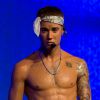 Justin Bieber ficou incomodado com o grito das fãs durante um show em Manchester, na Inglaterra