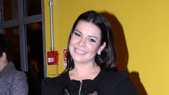 Fernanda Souza é solidária com fã na web e oferece vestido para casamento
