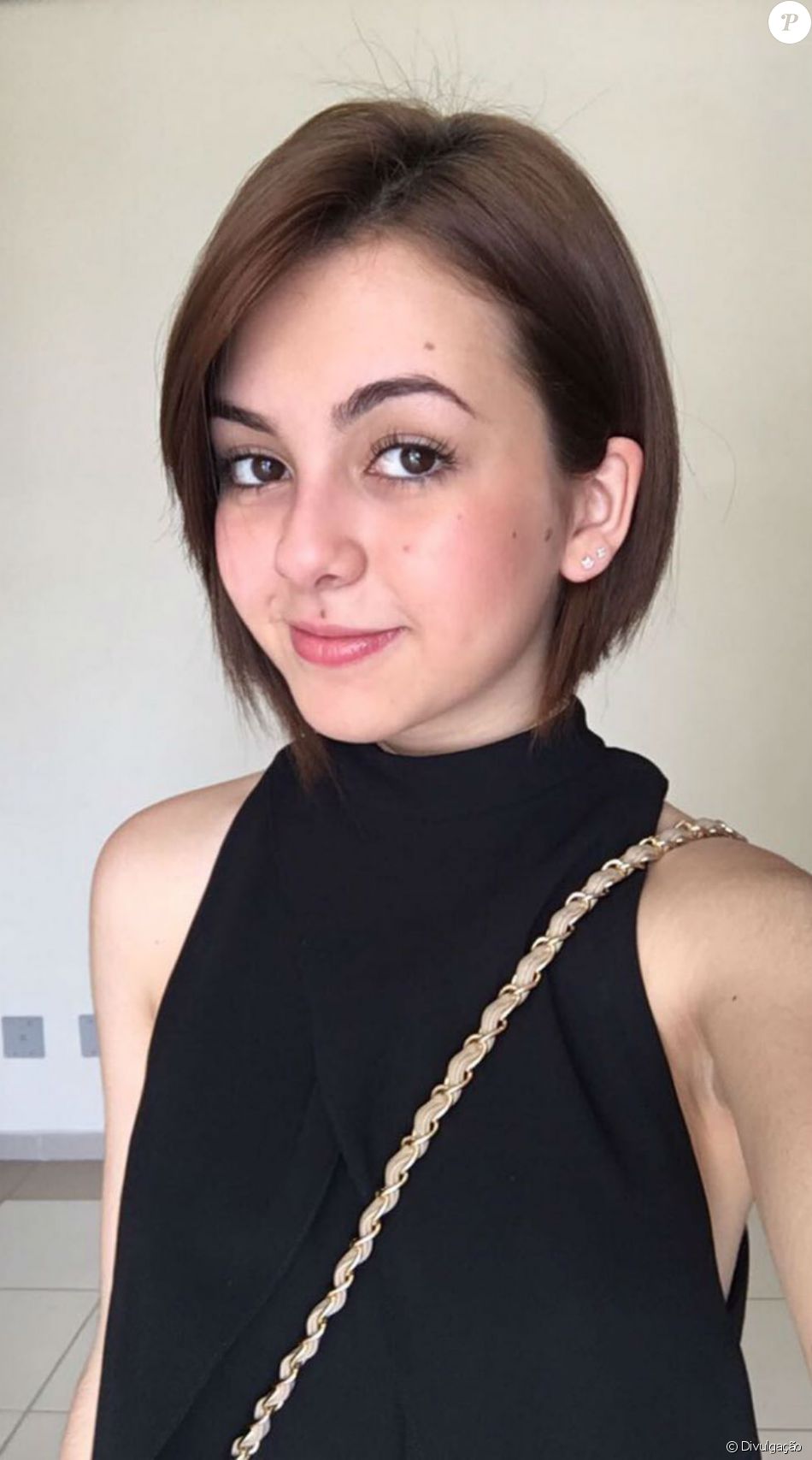 Klara Castanho, com cabelo mais curto, explicou o motivo do novo visual: ' Eu amo me reinventar'