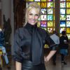 'Já que eu ia usar um look estruturado, quis combinar com acessórios básicos, mas que tivessem bossa', explicou Ana Hickmann sobre o look usado no São Paulo Fashion Week