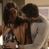 Carolina (Maria Joana) está grávida de Cesar (Rafael Cardoso), mas usa a gravidez para o golpe da barriga que está tentando dar em Mario (Bruno Gagliasso), na novela 'Sol Nascente'